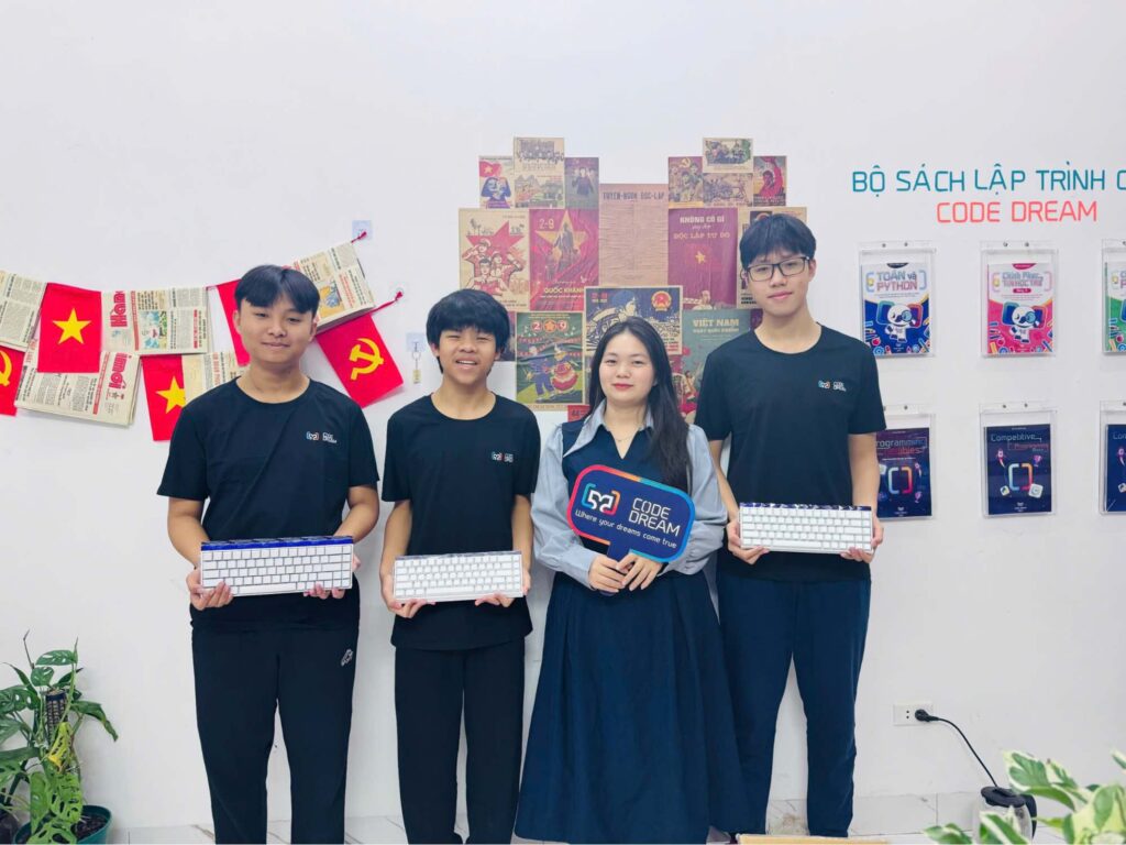 Học viên đạt giải HSG Quốc gia sẽ nhận quà tặng từ Code Dream